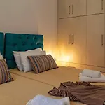 Iliana Apartment *