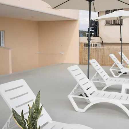 Iliana Apartment *