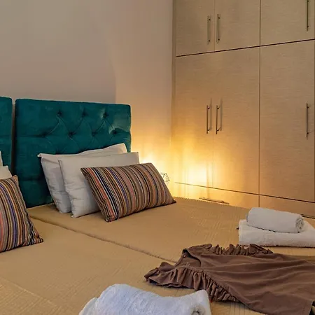 Iliana Apartment *