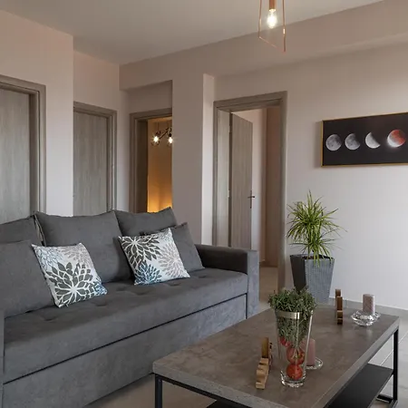 Iliana Apartment *