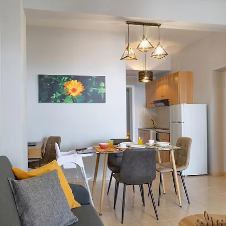 Iliana Apartment *